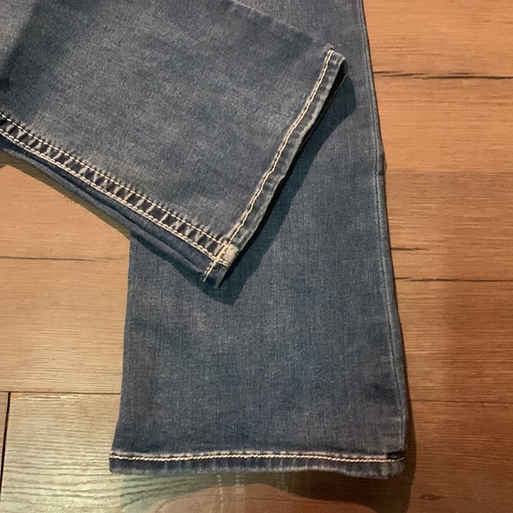 Miss Me Bootcut Jeans - Picture 5 of 10